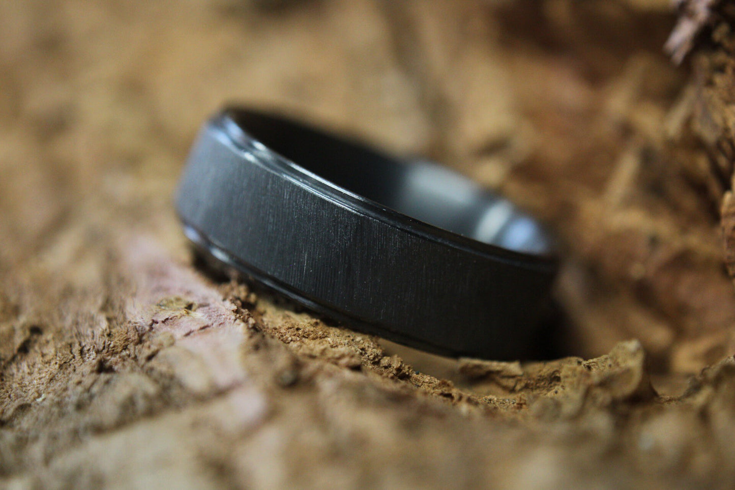 Black Zirconium Ridged and Brushed Band