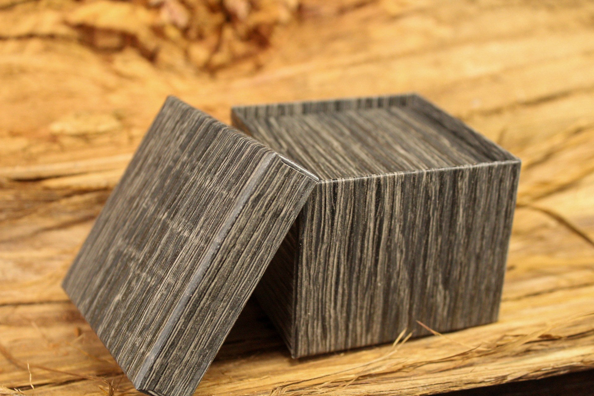 Wood Grain Ring Box